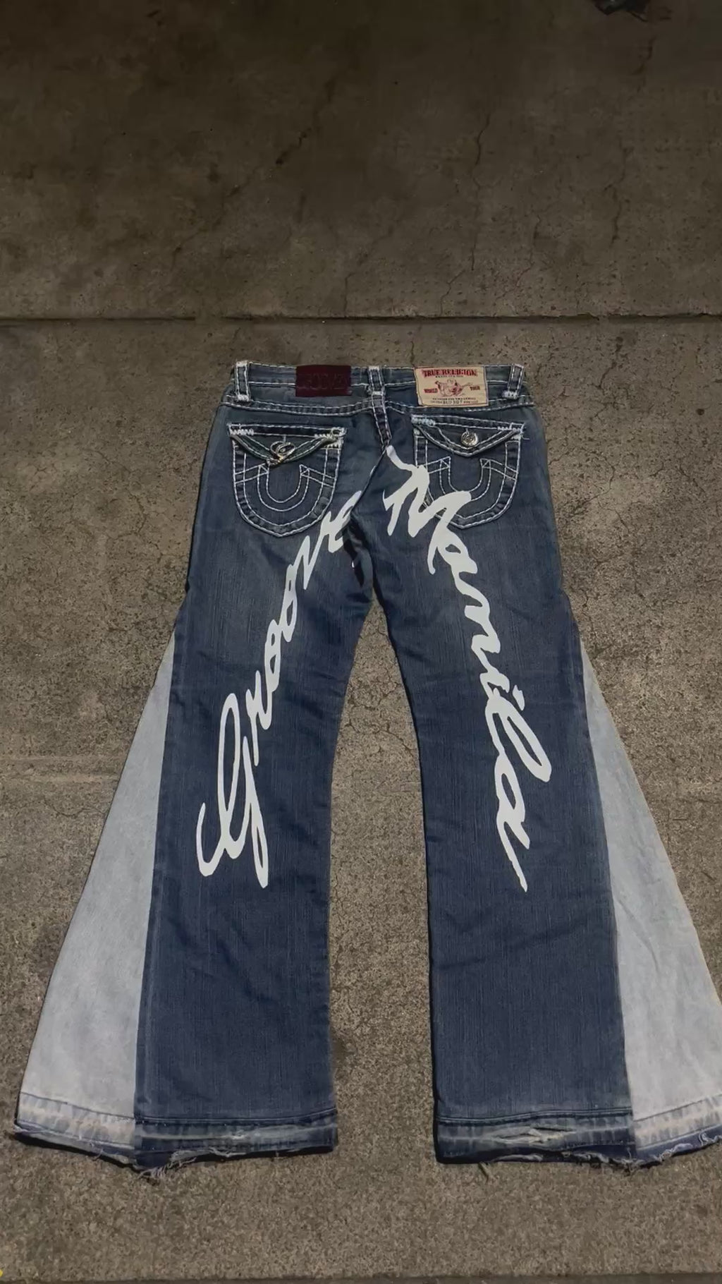 GX 01 FLARED TRUE RELIGION